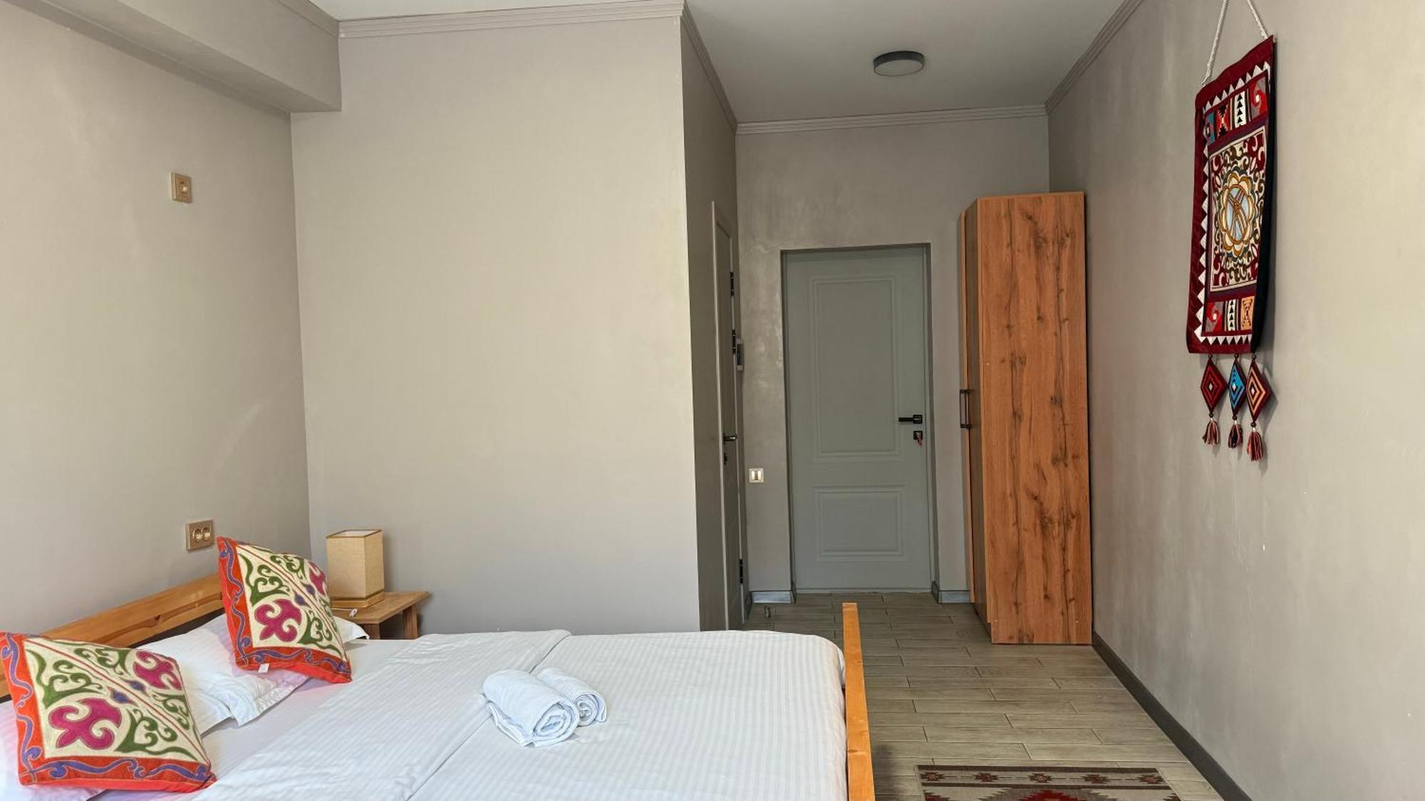 Salamat Hotel ビシュケク エクステリア 写真