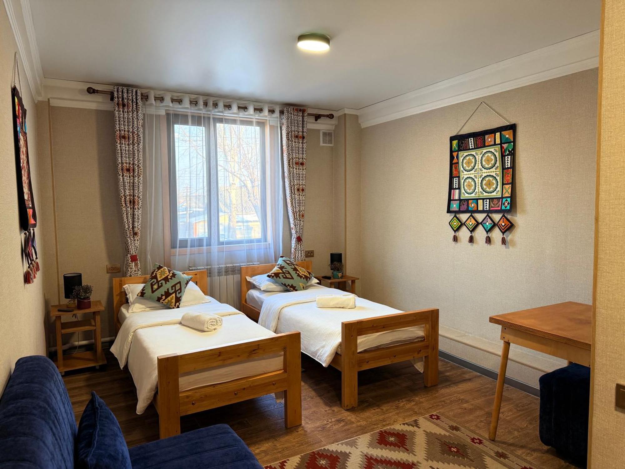 Salamat Hotel ビシュケク エクステリア 写真