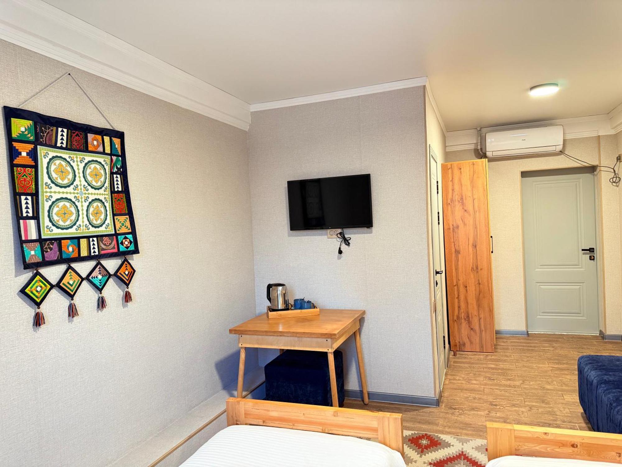 Salamat Hotel ビシュケク エクステリア 写真