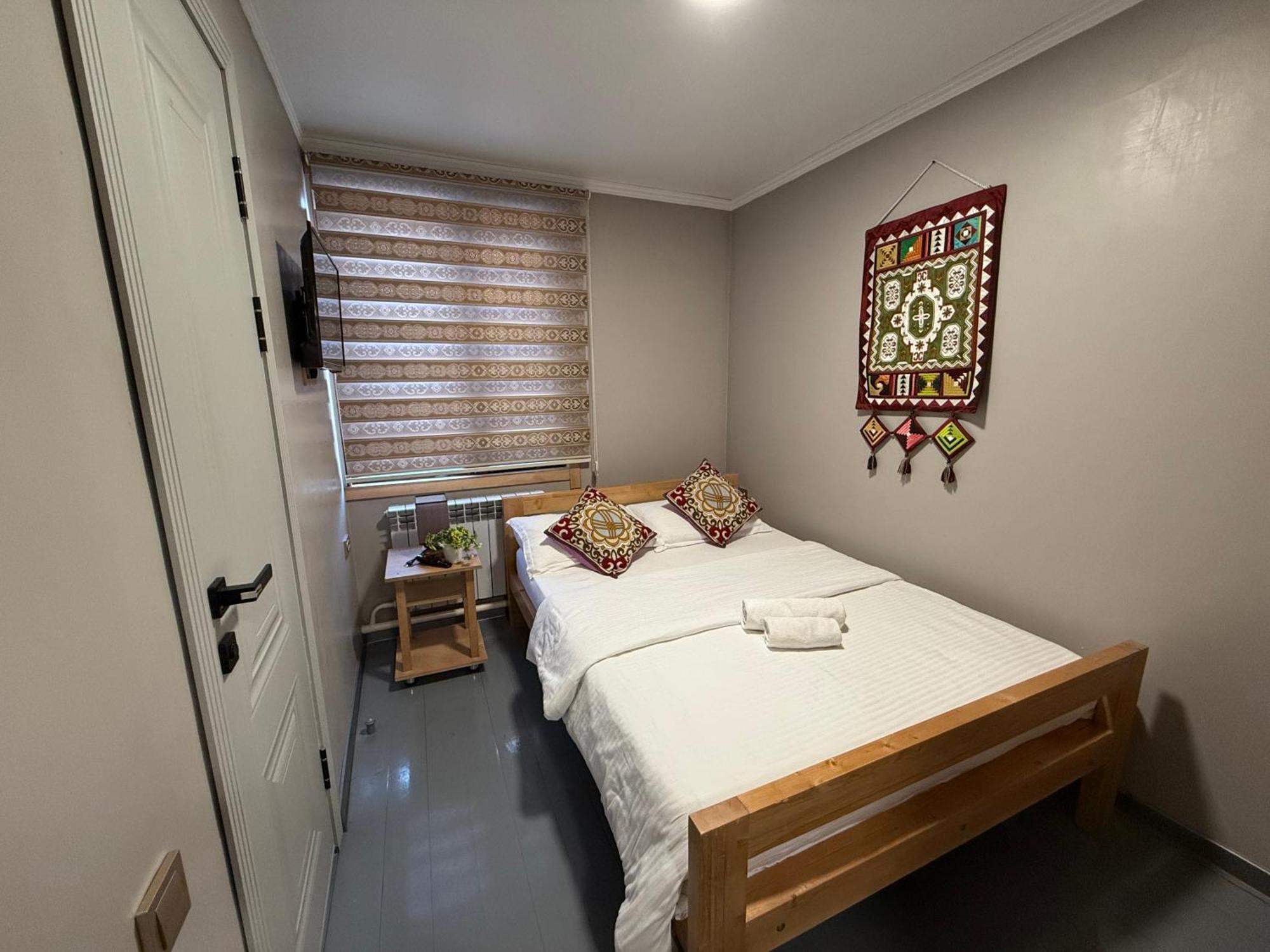 Salamat Hotel ビシュケク エクステリア 写真