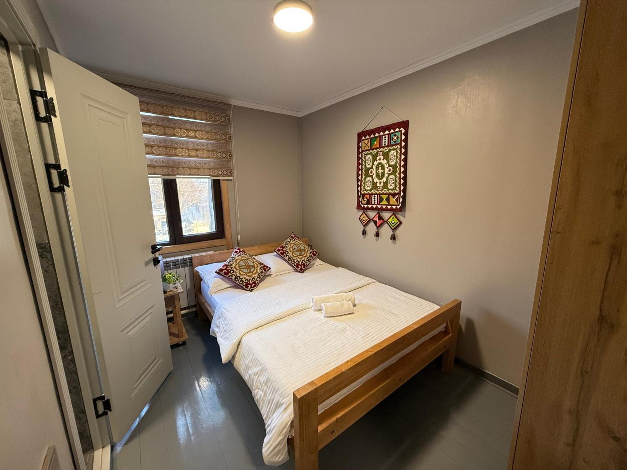 Salamat Hotel ビシュケク エクステリア 写真
