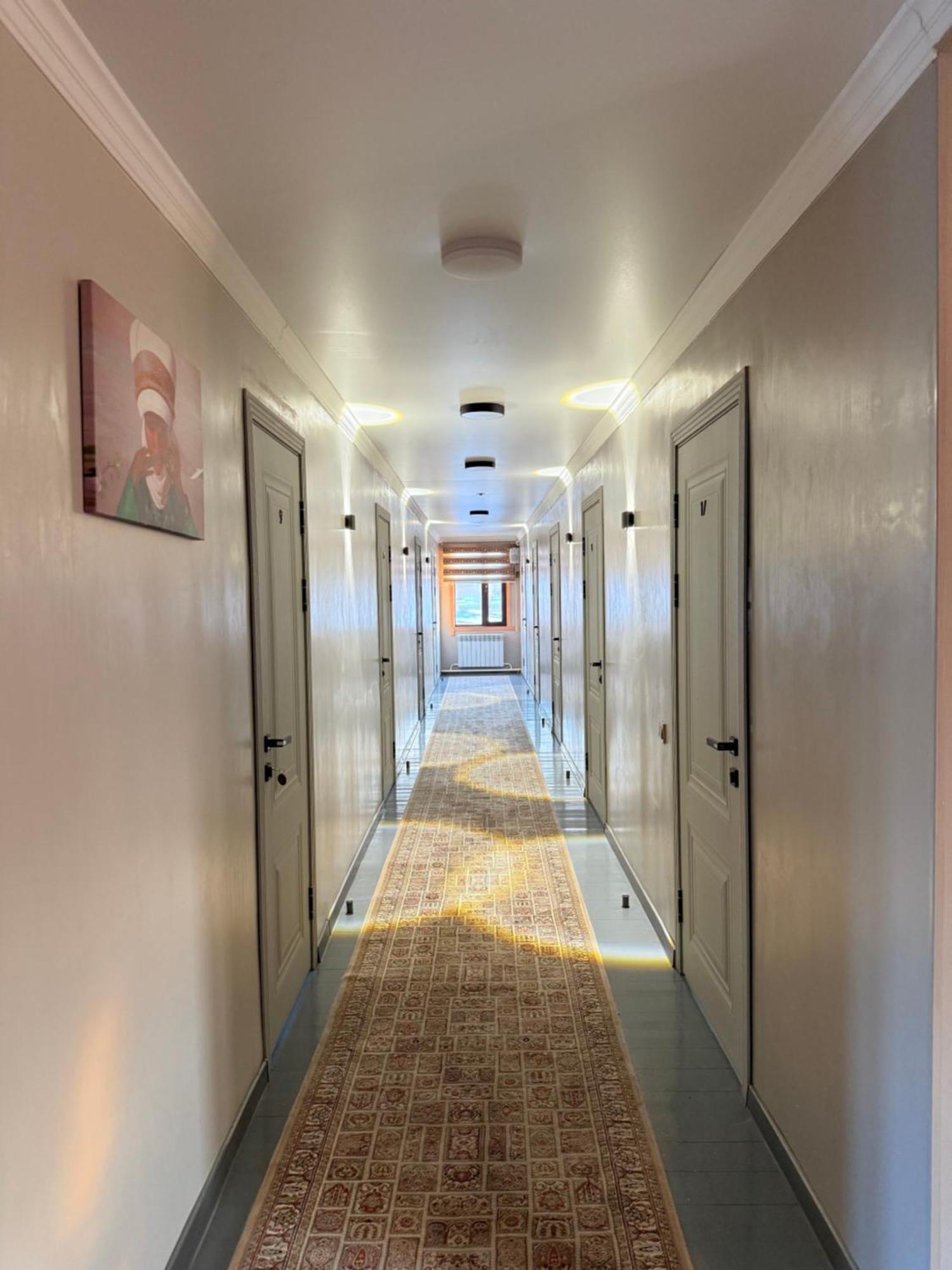 Salamat Hotel ビシュケク エクステリア 写真