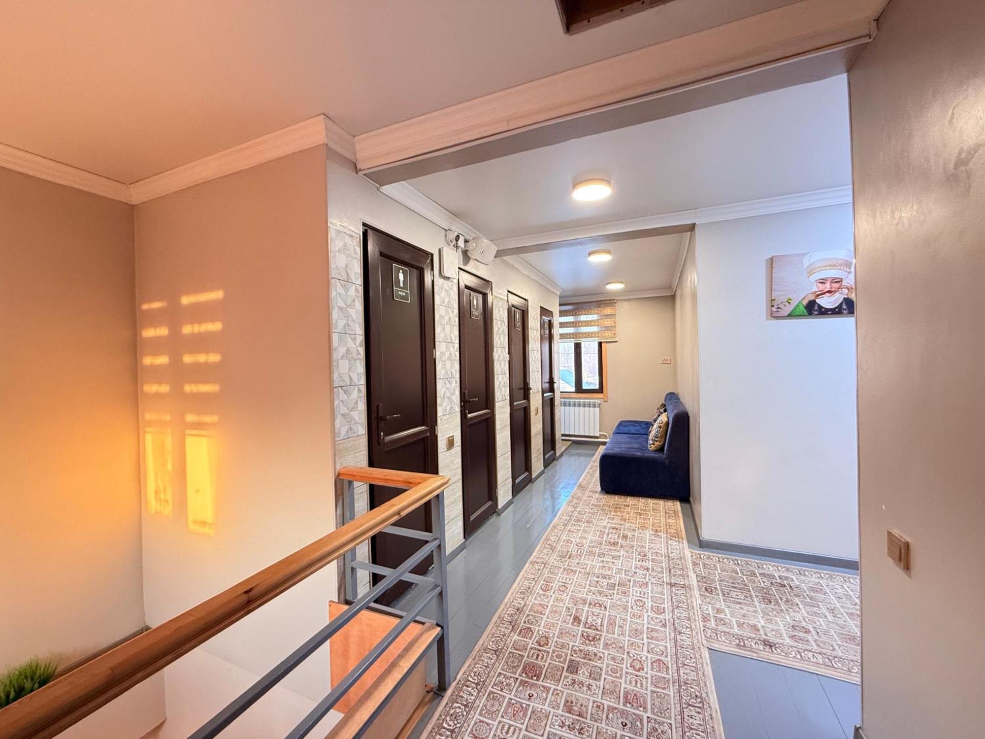 Salamat Hotel ビシュケク エクステリア 写真