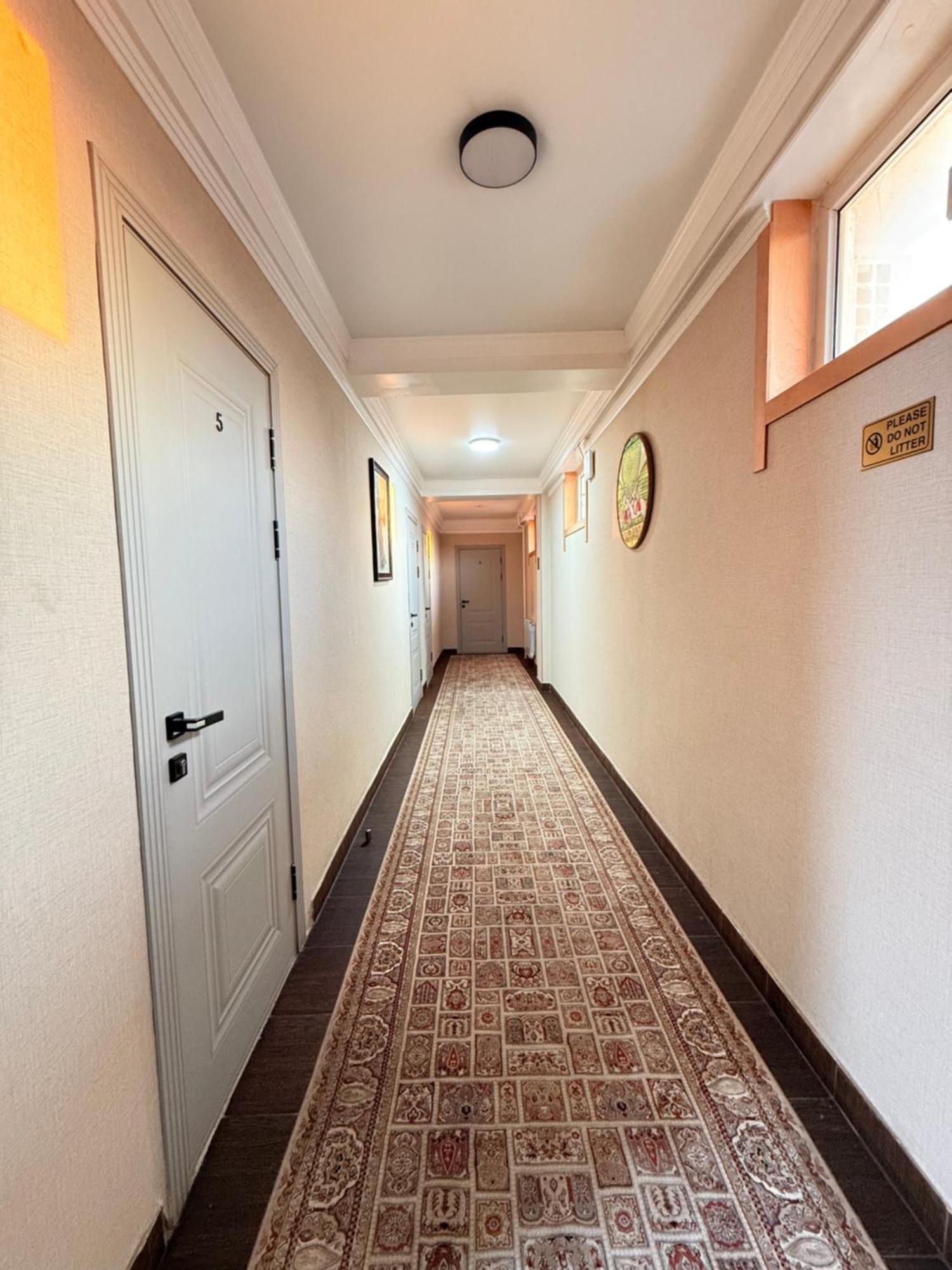 Salamat Hotel ビシュケク エクステリア 写真